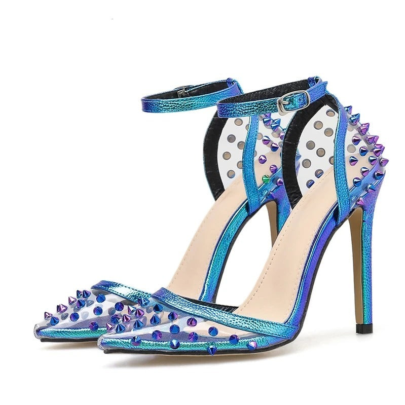 Schuhe mit Farbverlauf und Nieten