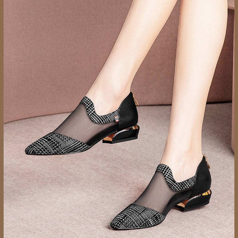 Stiefel aus Mesh und weichem Leder mit niedrigem Absatz