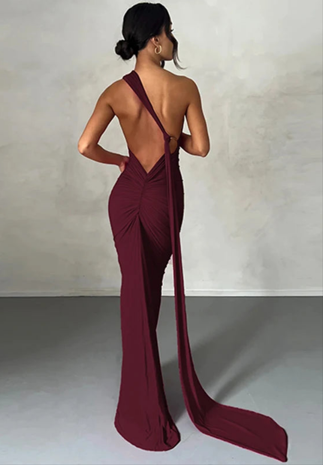 Burgundy: The Color Defining Autumn Fashion