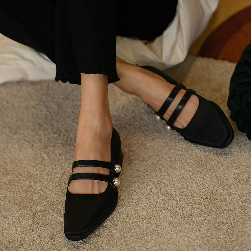 Black Low-heeled Shoes