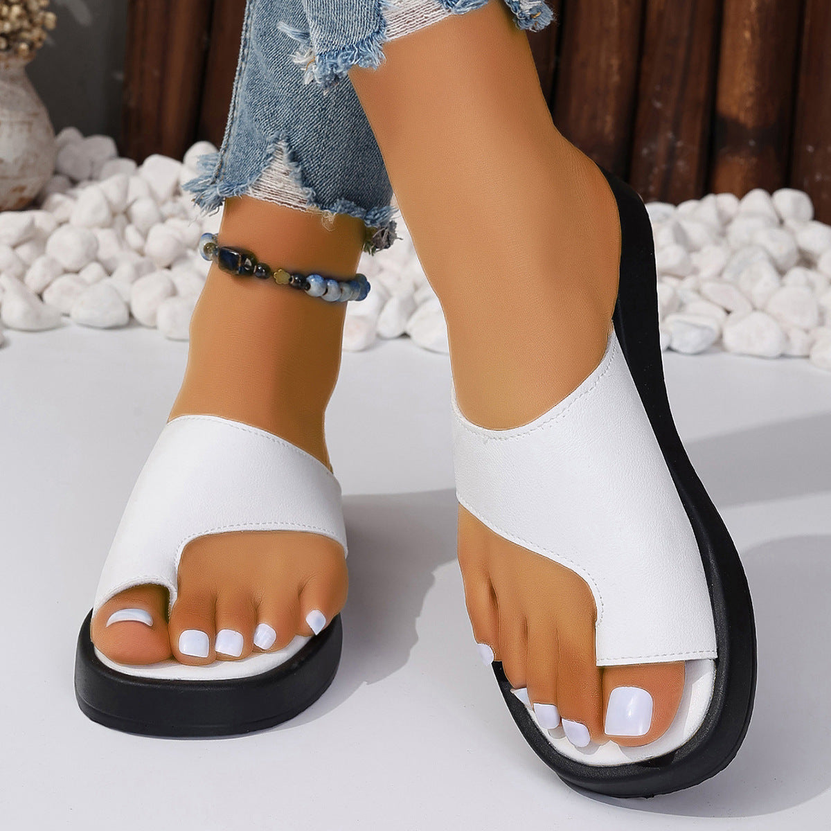 Sandalen mit dicker Sohle und Clip-Toe-Zehe