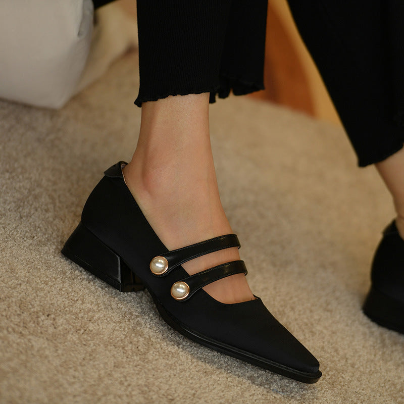 Black Low-heeled Shoes