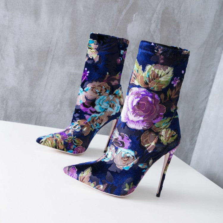 Stiefel mit Blumenmuster