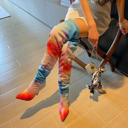 Overknee-Stiefel in Regenbogenfarben