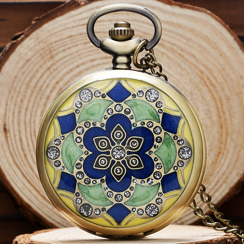 Reloj de bolsillo con flores de diamantes