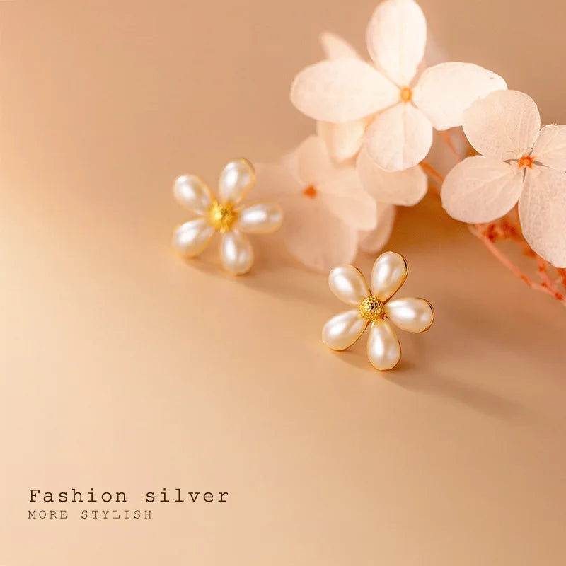 925 Sterling Silver Freshwater Pearl Crystal Flowers Stud Earrings