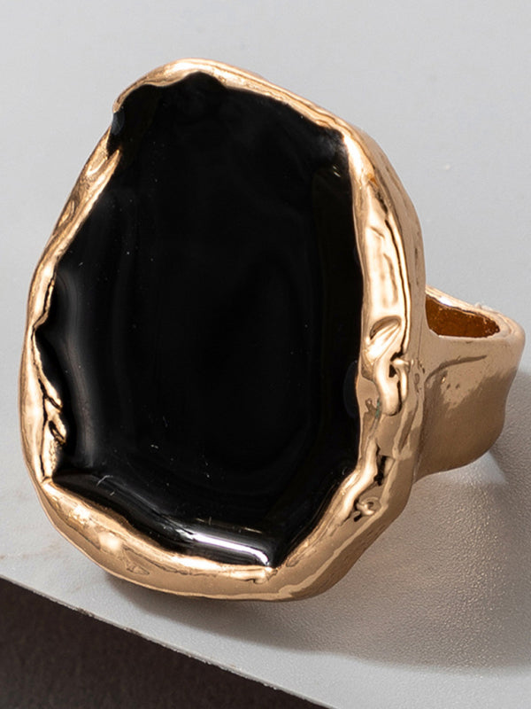 Anillo grande con ribete de oro 