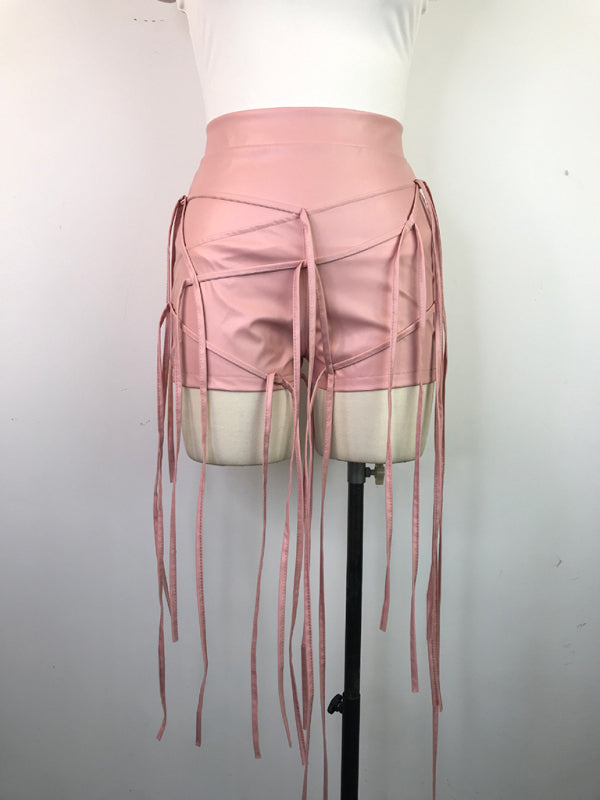 Shorts mit niedriger Taille und geflochtenem Seil aus PU-Leder 