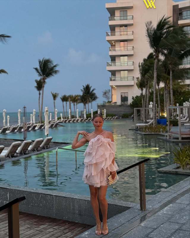 3D Flower Halter-neck Suspender Short Dress